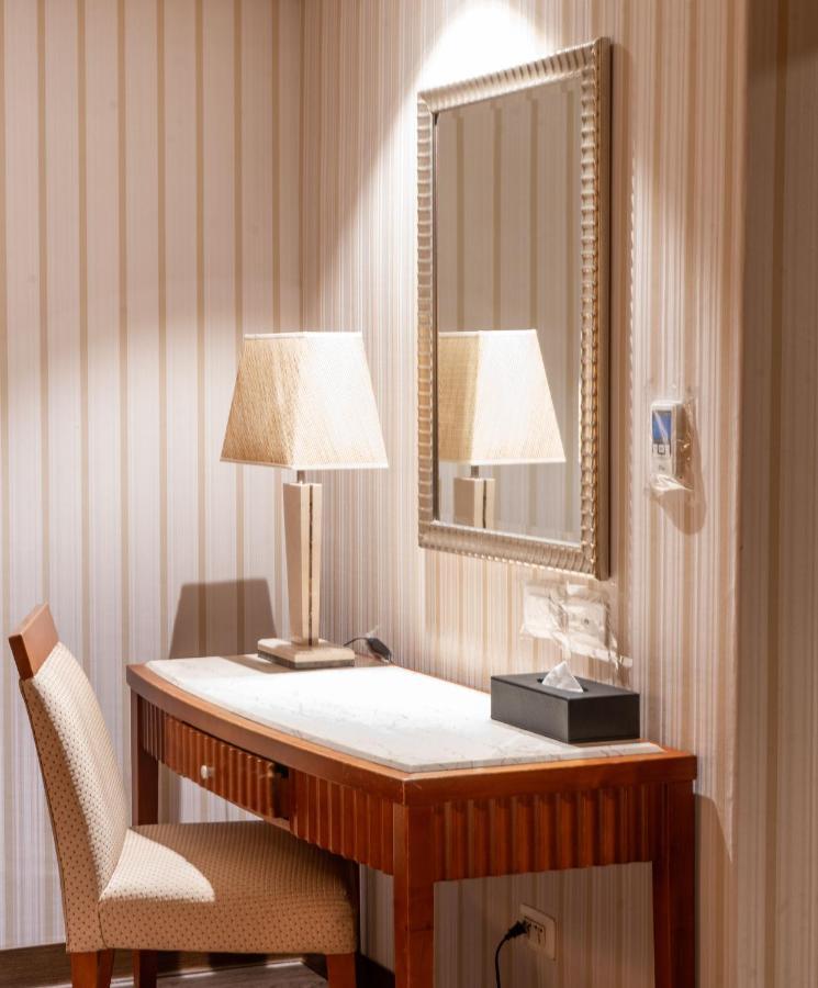 Elegance Hotel Taipei Eksteriør bilde