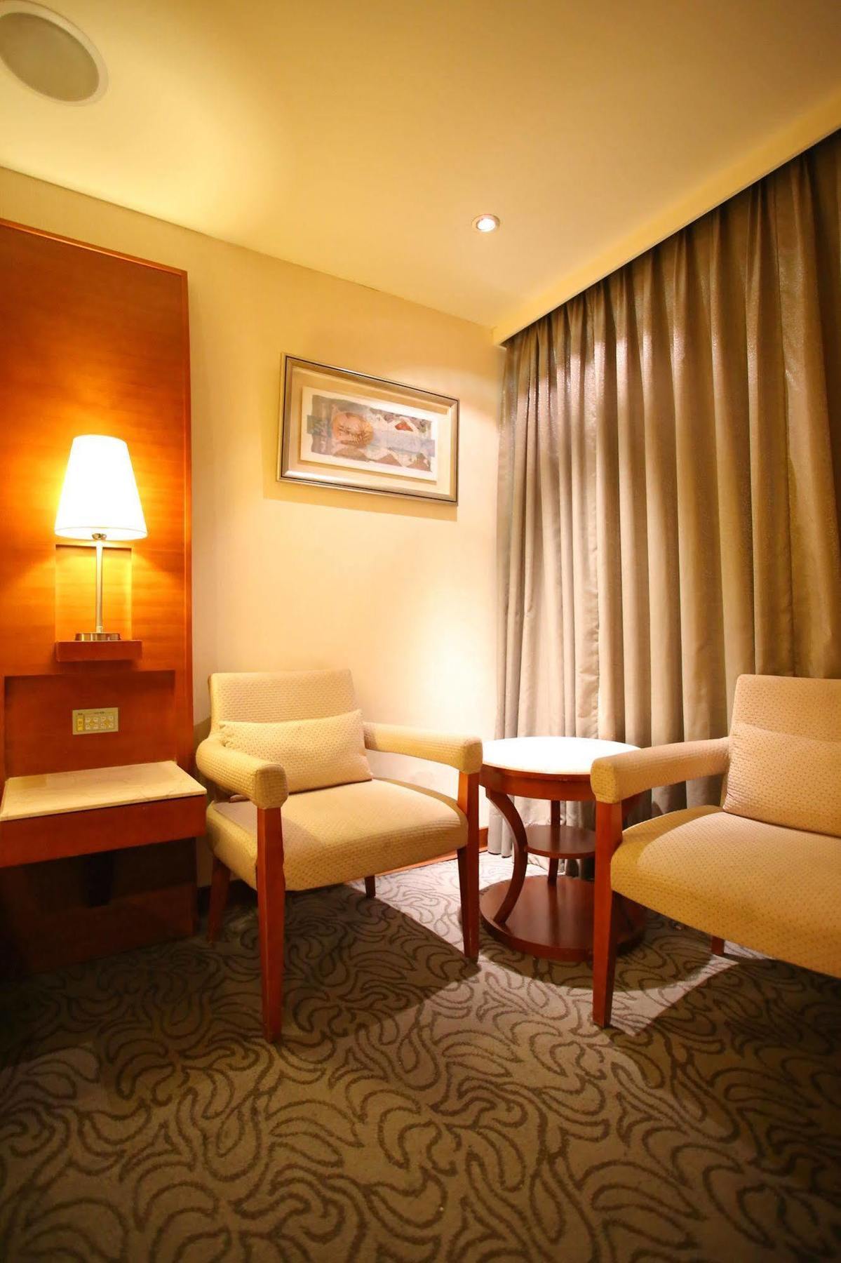 Elegance Hotel Taipei Eksteriør bilde